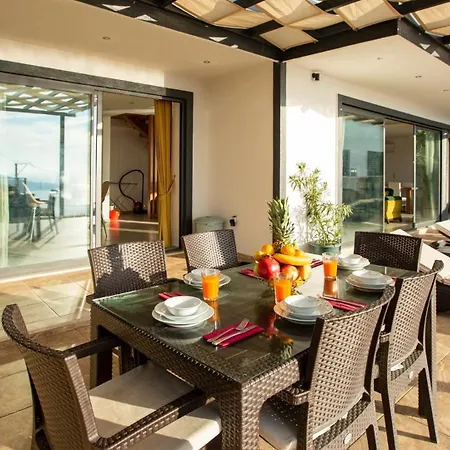 Villa 3 Bedroom Seaview *