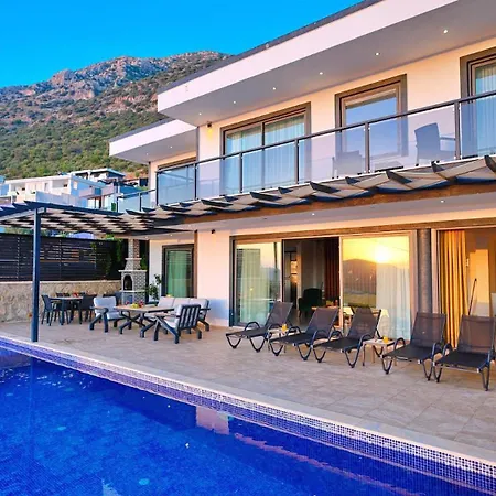 ヴィラ 3 Bedroom Seaview カルカン