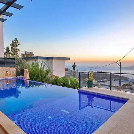 3 Bedroom Seaview * カルカン