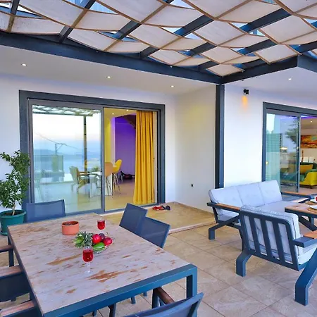 3 Bedroom Seaview Villa
