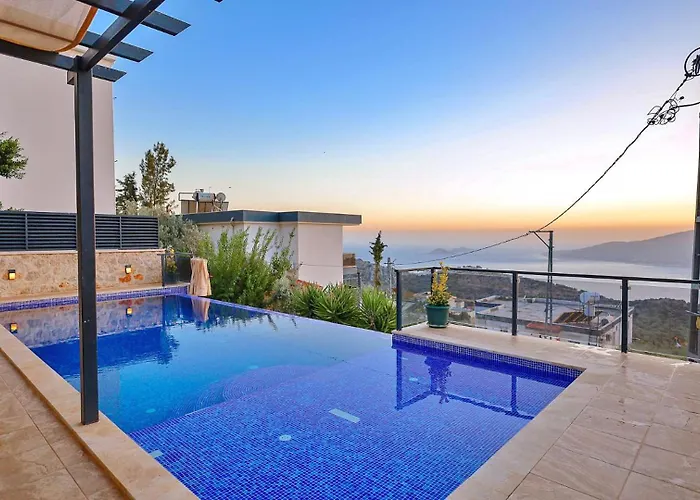 3 Bedroom Seaview * カルカン