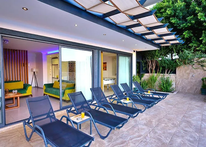 ヴィラ 3 Bedroom Seaview カルカン