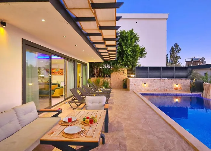 3 Bedroom Seaview カルカン