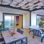 3 Bedroom Seaview Villa
