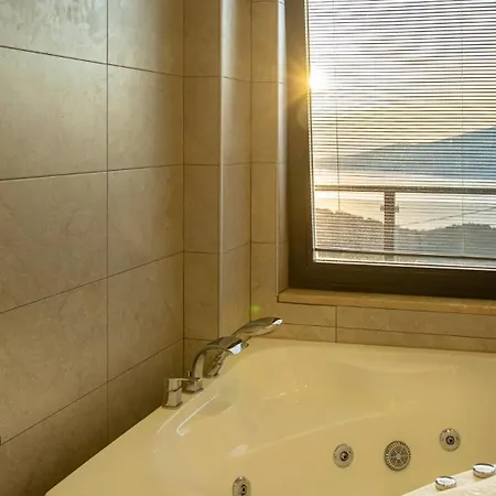 3 Bedroom - 4284 F