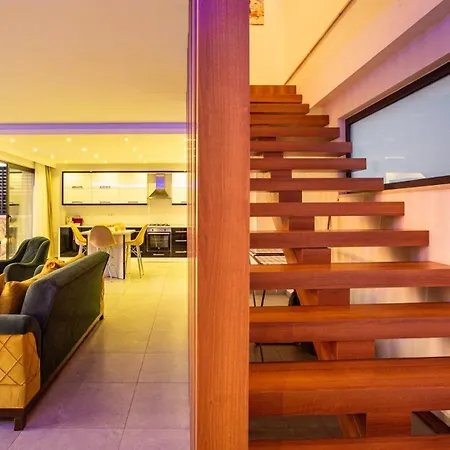 3 Bedroom Seaview וילה *