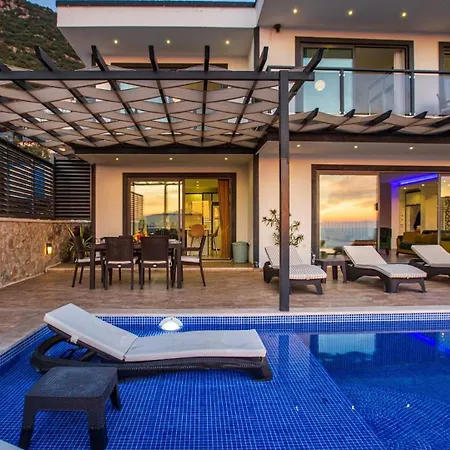 3 Bedroom Seaview *