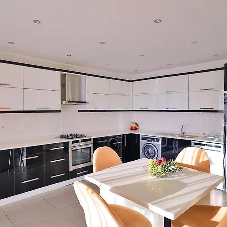 3 Bedroom Seaview *