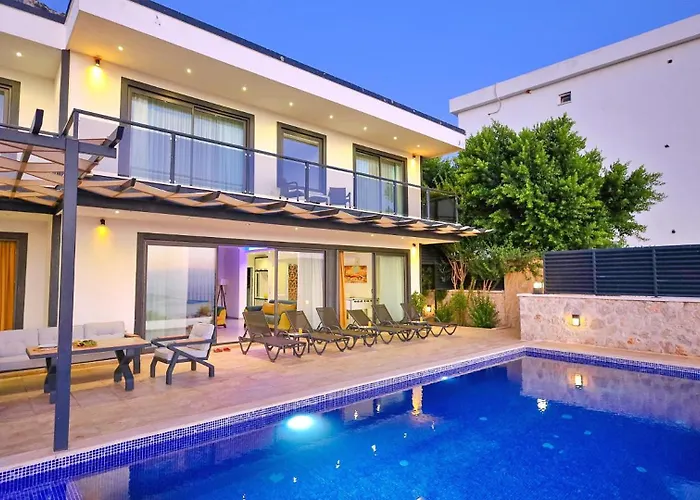 3 Bedroom Seaview Villa *