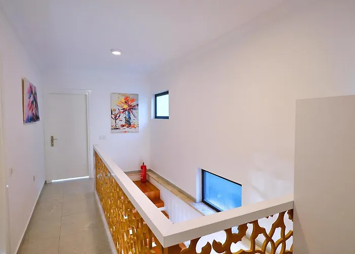 3 Bedroom Seaview Villa *