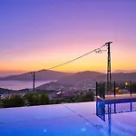3 Bedroom Seaview *